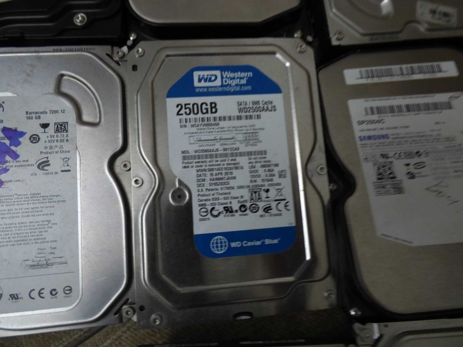 Several HDDs Ranging from 80 to 500 GB64741315141634121