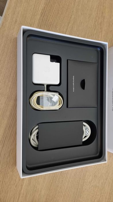 MacBook Pro Retina 13" (2015) – i5, 8GB RAM, 128GB SSD na caixa!