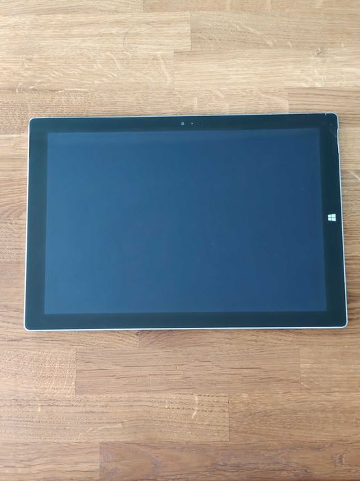 Microsoft Surface Pro 3 i5-4300U 4/128 ГБ + док-станція та 2 блоки живлення