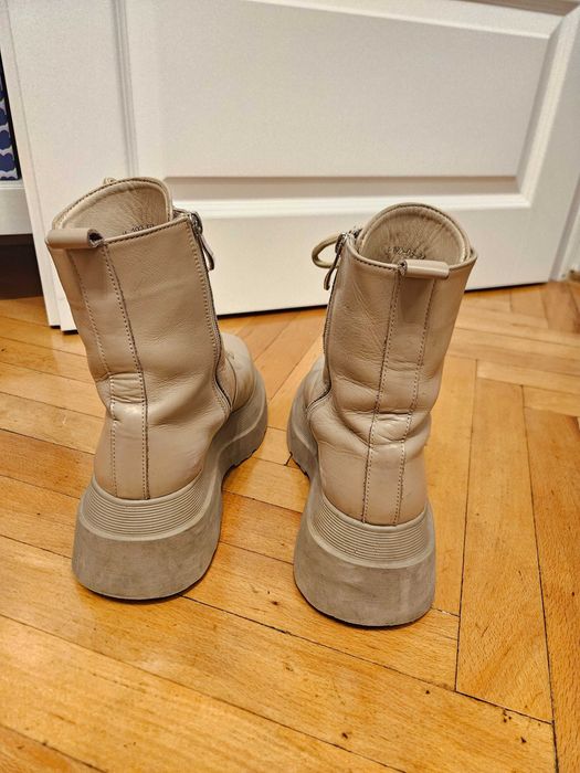 Trapery/ botki skórzane beżowe