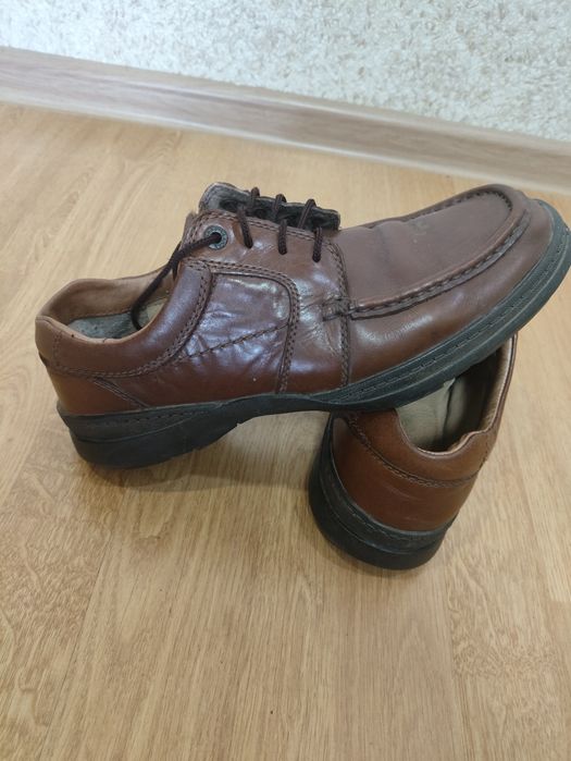 Продам черевики Clarks і мокасини Padders
