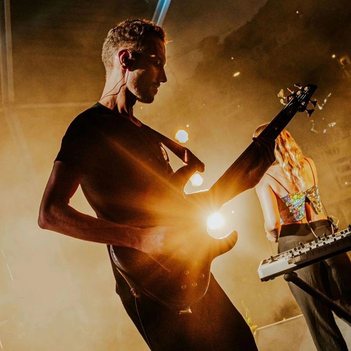 Aulas de Guitarra & Baixo – Aprende a tocar ao teu ritmo