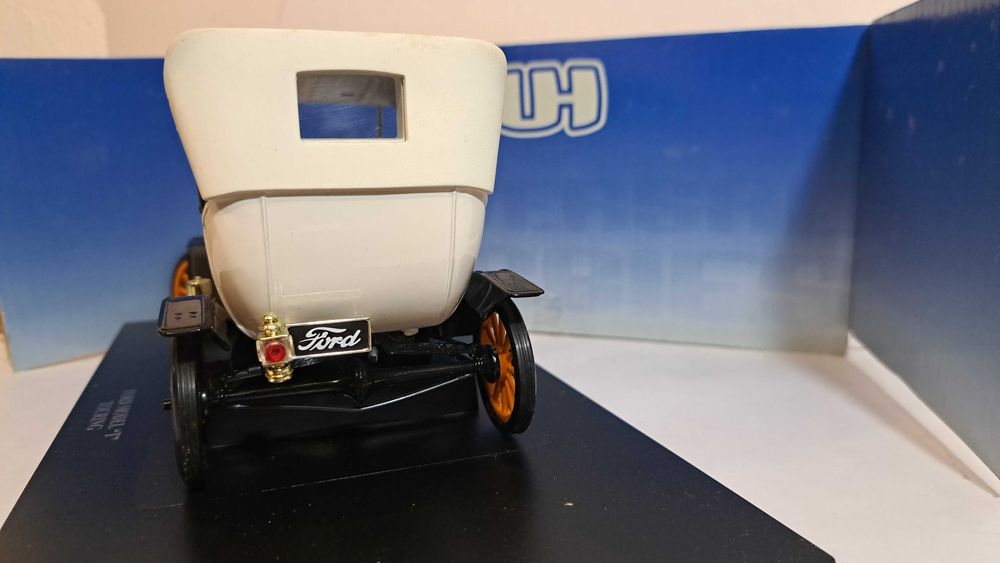 1/18 Ford Model T br - UH