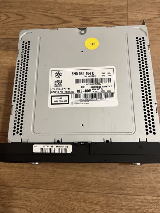 Штатная магнитола на Volkswagen Tiguan 2011