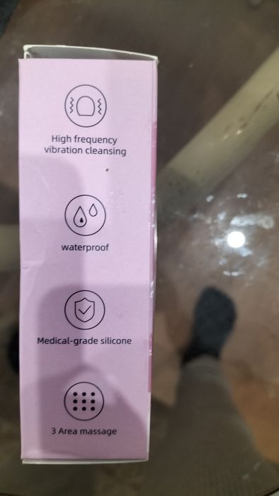 Aparelho de limpeza de pele da Marca Oriflame