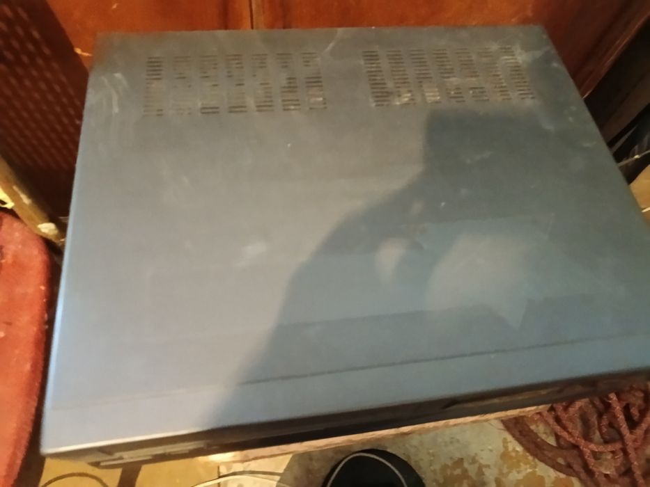 Magnetowid VHS Sharp VC-A30BP – uszkodzony, oddaje kasetę
