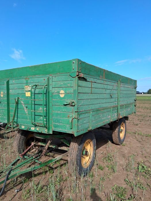 Przyczepa na krańcu Wywrot dwie strony hamulce