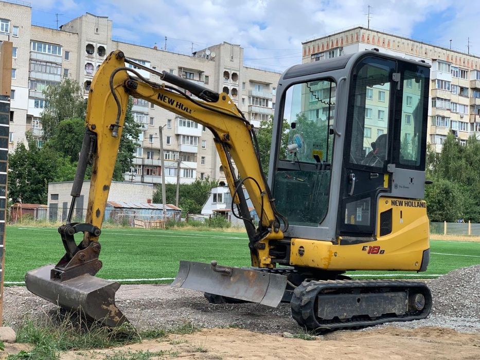 Оренда екскаватора з оператором швидка подача 24/7