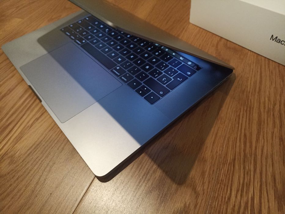 Apple MacBook PRO 15" Touchbar