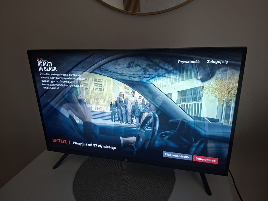Telewizor Android Wifi Yotube Netflix DVBT2 Hevc bezramkowy polecenia glosowe