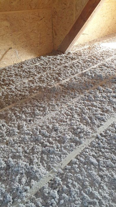 Wdmuchiwanie materiały ociepleniowe  wełna celuloza włókno drzewne