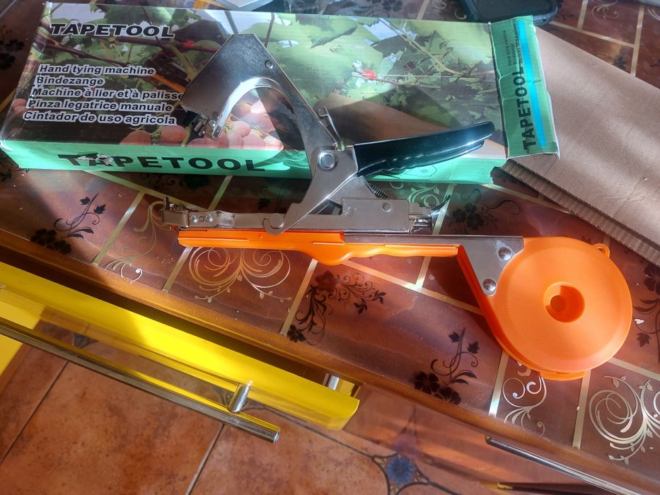 Продам засіб для підвязки рослин Тапінір