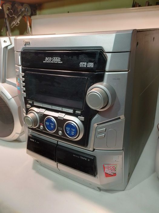 Музыкальный центр LG  mp3