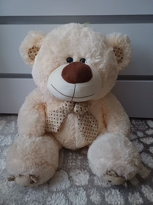 Продам плюшевого ведмедя