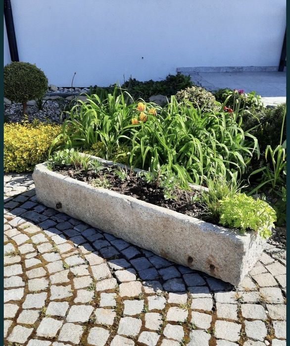 Granitowe koryta donice słupy