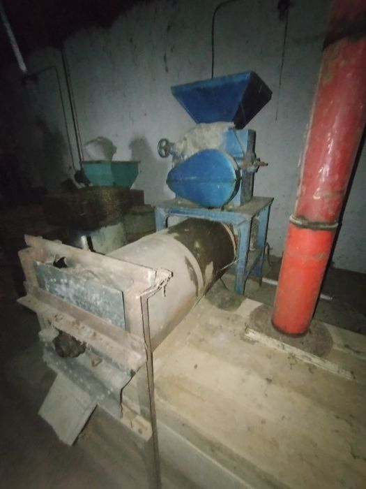 Млин для муки і обладнення для нього