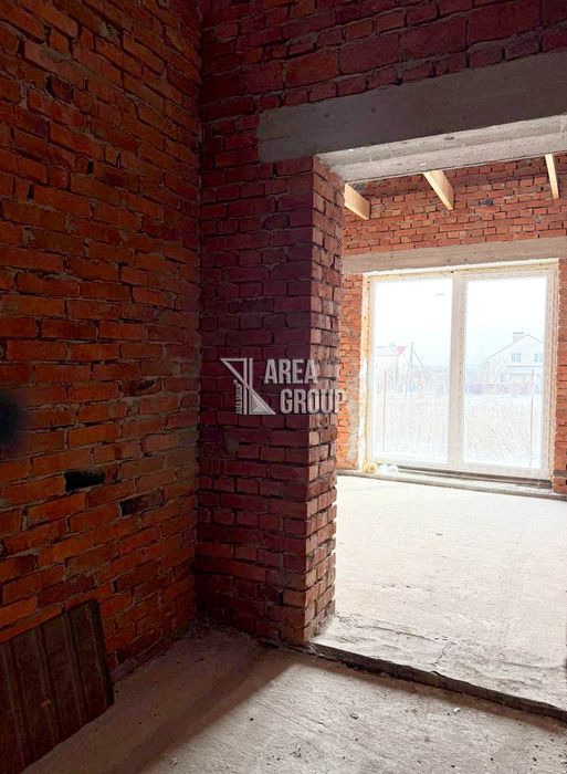 Новий будинок в класній локації готовий до початку ремонту