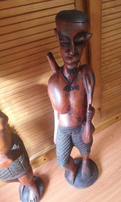 Casal de estatuetas africanas