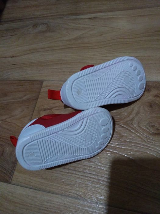 Кросівки для дівчинки 20 р.