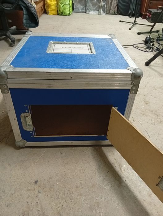 Продам Рейковий Кейс, або міняю на світло.