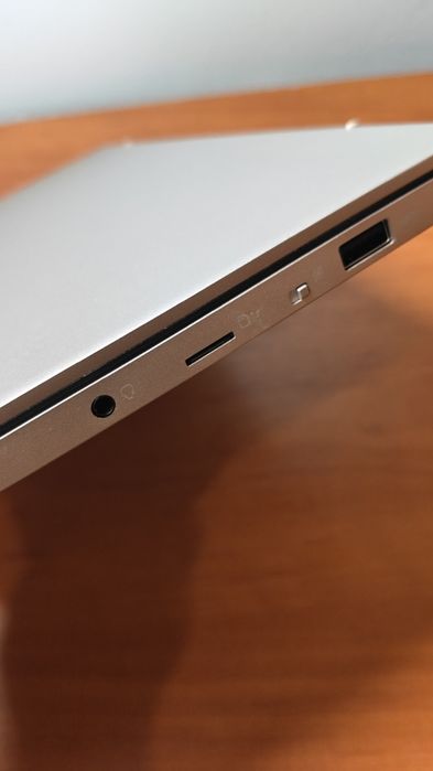 Laptop dla studenta 14 cali z czytnikiem linii papilarnych. RTX 2050 1.49kg