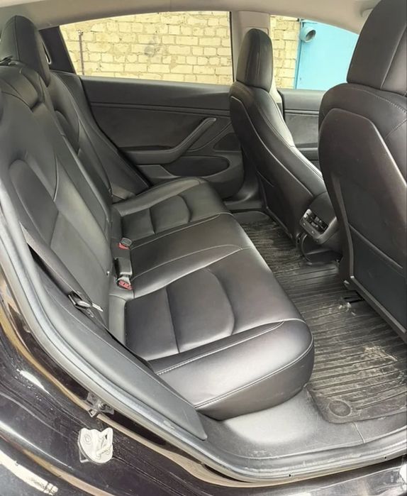 Продаж Tesla model 3 2018 рік