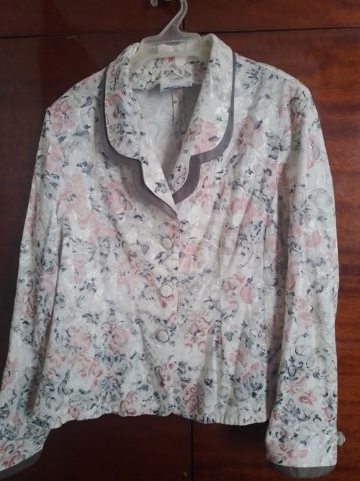 Жіночий літній піджак