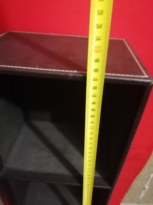 Estante de pele sintética, castanha, com 4 prateleiras