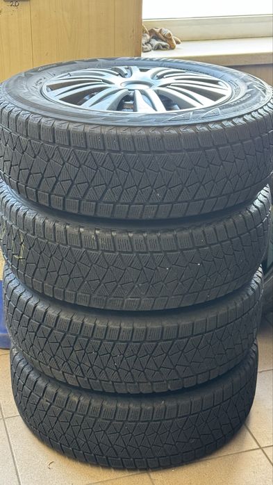 215 65 R16 “Bridgestone Blizzak” на Subaru