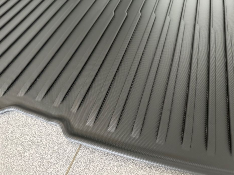 Conjunto 9 Tapetes Borracha TPE All Weather Tesla Model Y 2025 Juniper