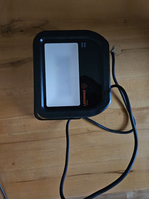 Uszkodzona  lampa, naświetlacz led osram ledvance 50w