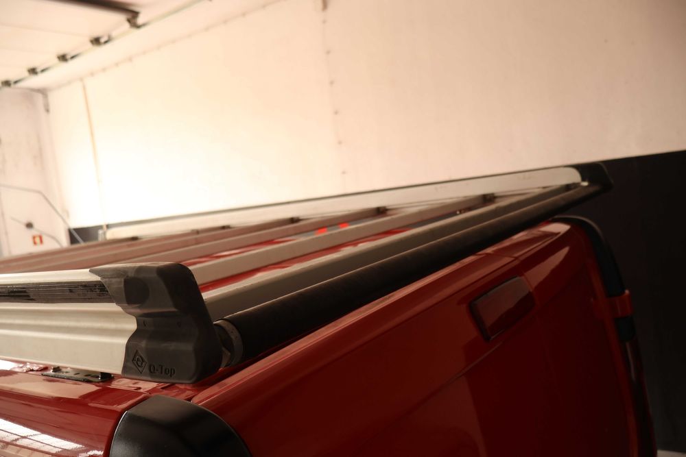 Renault Trafic 3  com barras no tejadilho