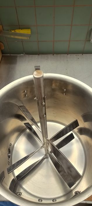 Kremownica do miodu 25l