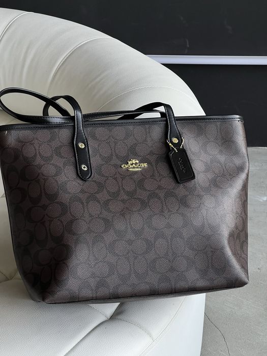 Вмістка та стильна сумка-шопер Сoach в кольорах