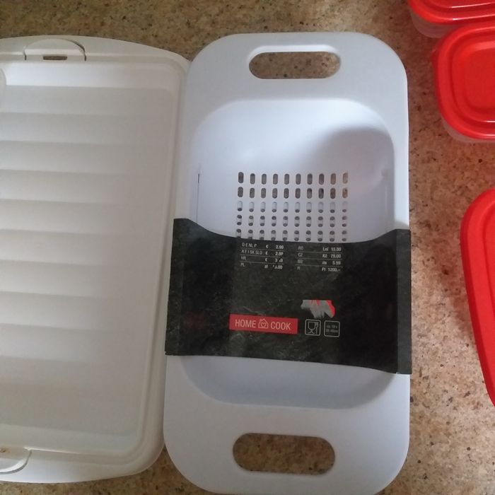 Pojemnik na ciasto,durszlak...