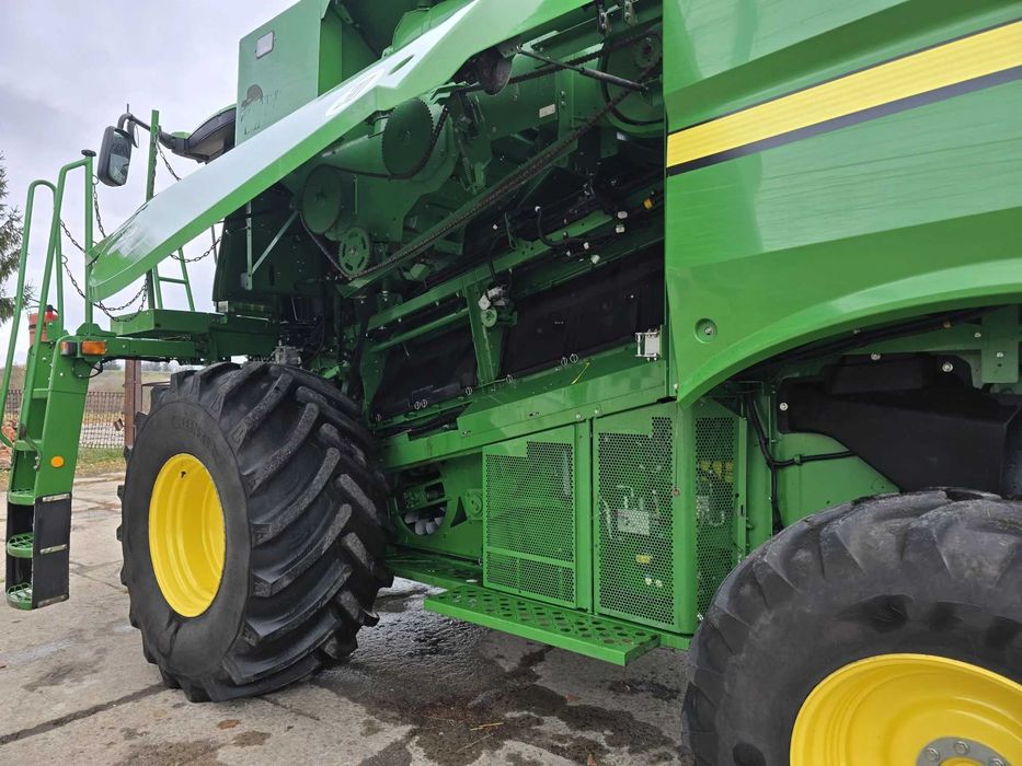 Колісний зернозбиральний комбайн JOHN DEERE S770 (б/в)