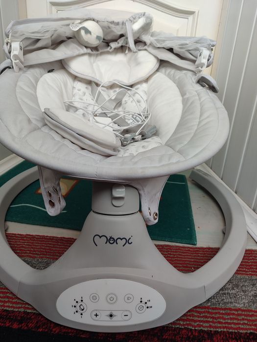 Продам качелі (заколихуючий центр)