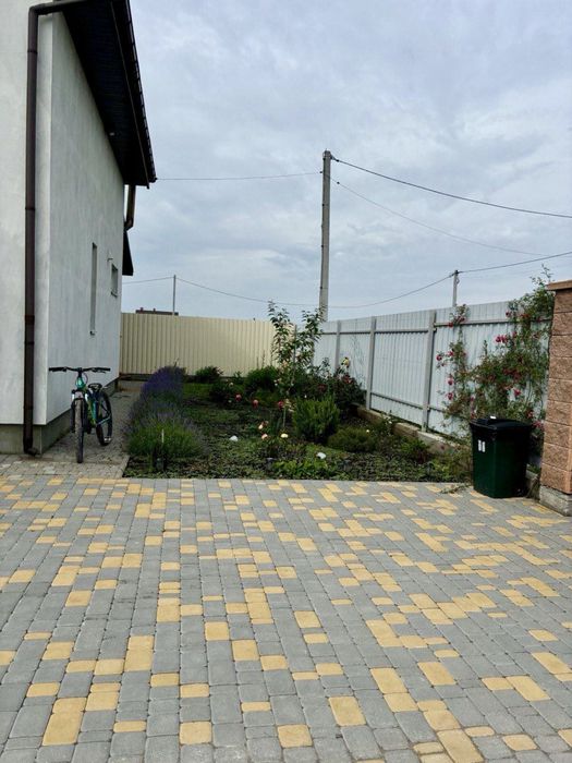 Продам житловий будинок з ремонтом та підвалом від власника