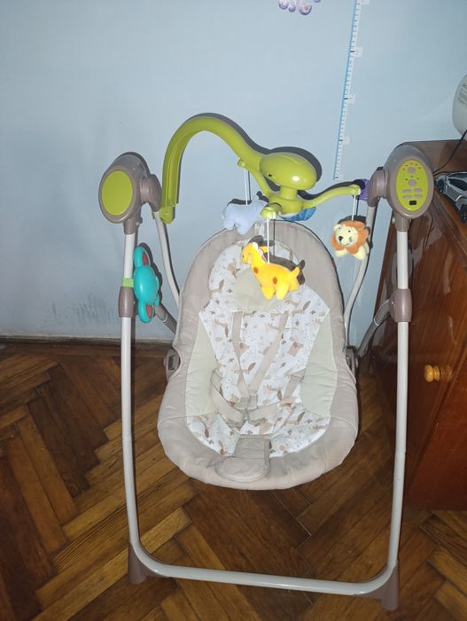 Продам шезлонг гойдалку музичну