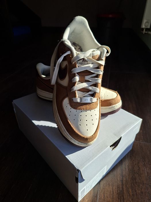 Nike Air Force 1 '07 LV8  jasnobrązowe sneakers(light british tan) z