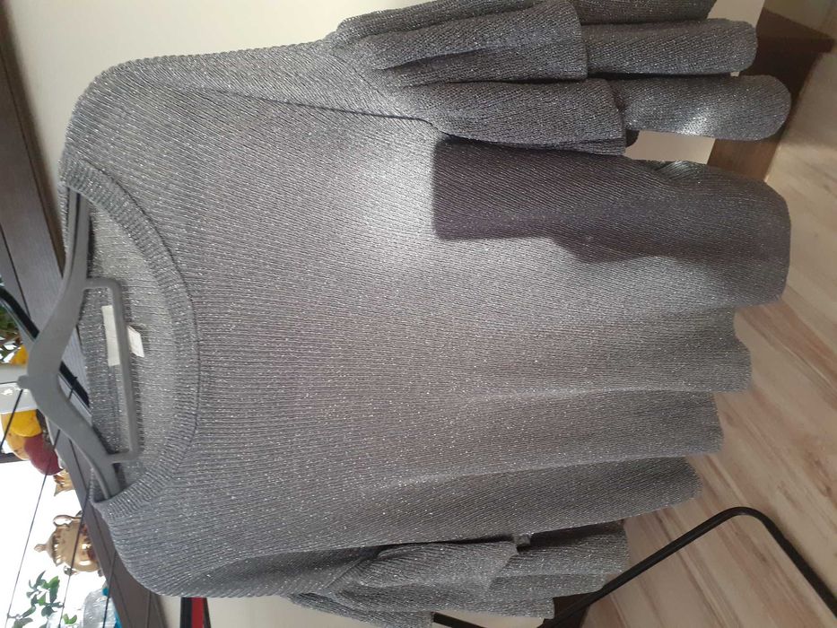 Sweter bluzka z falbanami i srebrną nitką M  H&M
