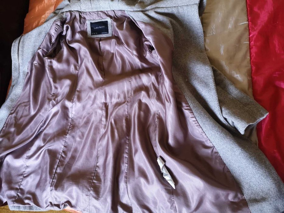 Casaco Zara Basic com capuz