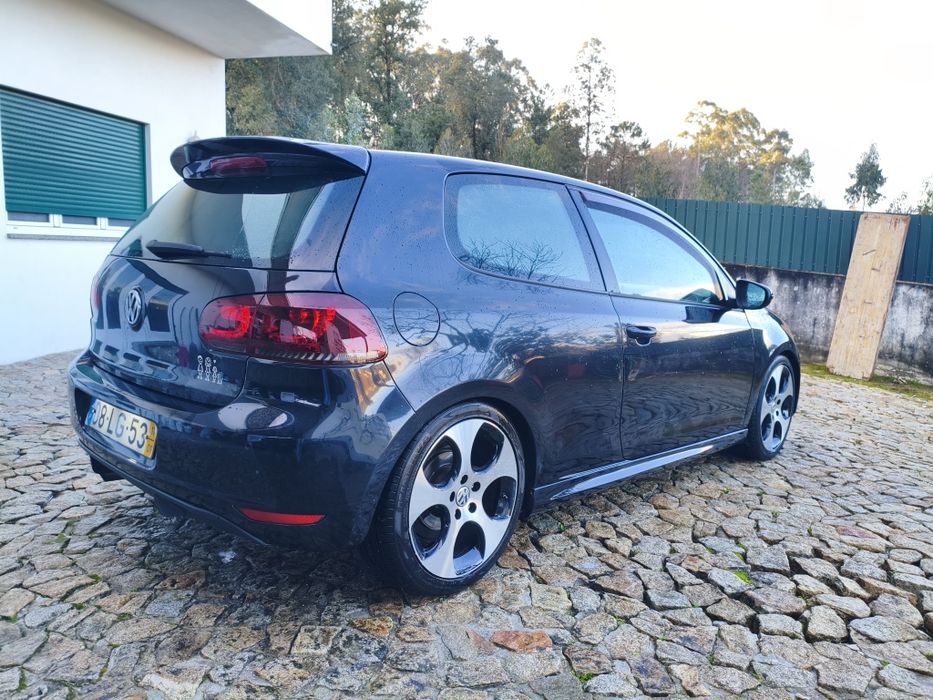 Volkswagen Golf 2.0 TDI Highline DSG – Nacional – Potente e estimado –