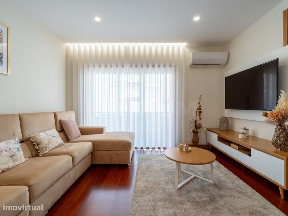 Apartamento T1+1 em Alfena