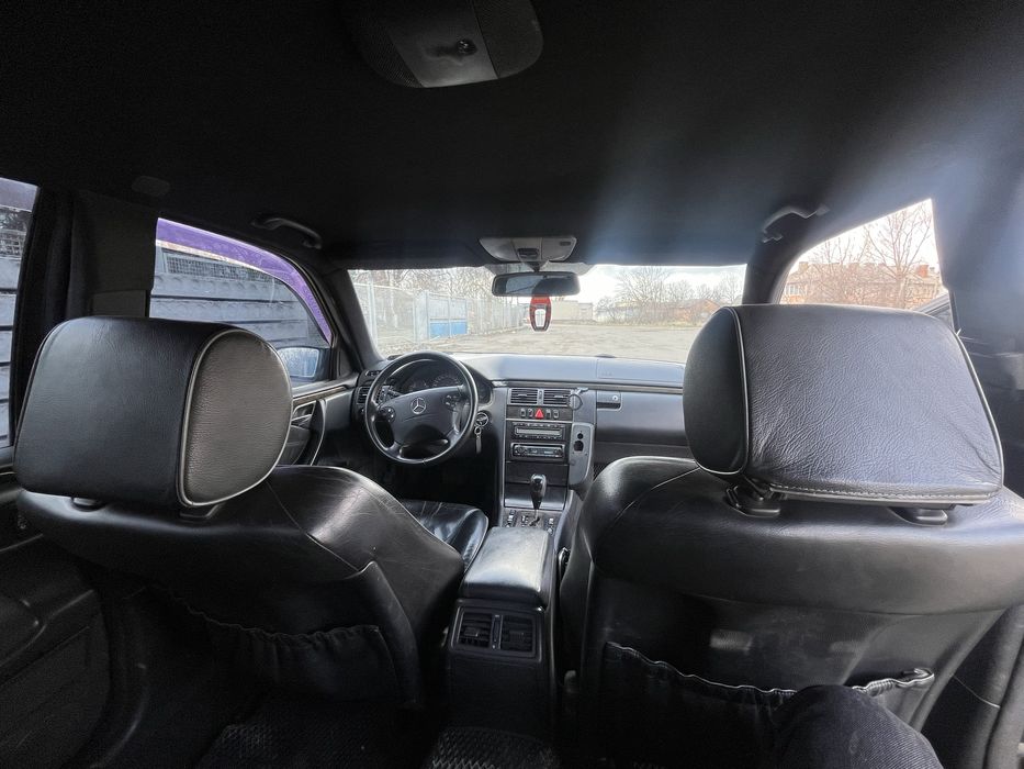 Мерседес Бенз 210