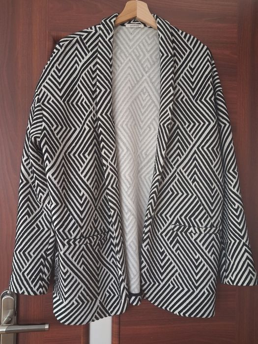 Marynarka damska w stylu casual Promod.