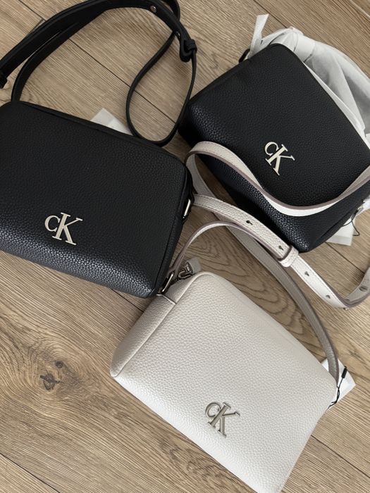 Кросбоді Calvin Klein молочна і чорна