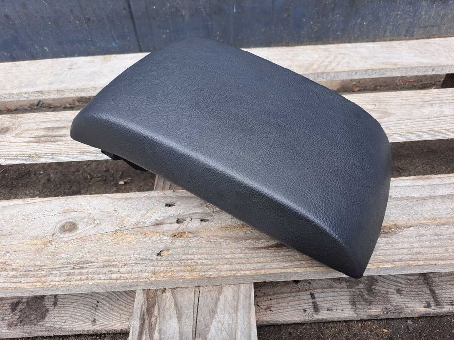 Podłokietnik Ford Mondeo Mk4 CM21-R044C82-A