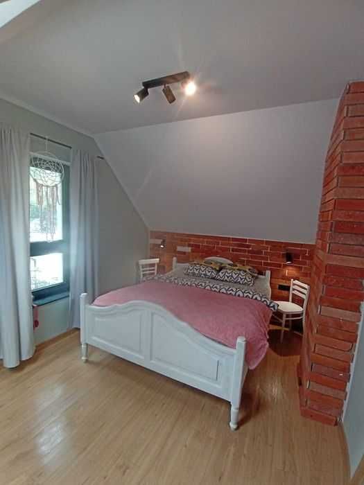 Domek nad jeziorem las jacuzzi