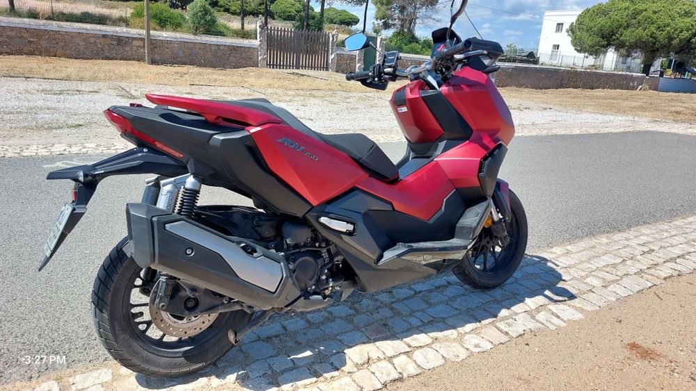 Honda Adv 350, liberdade e potencia